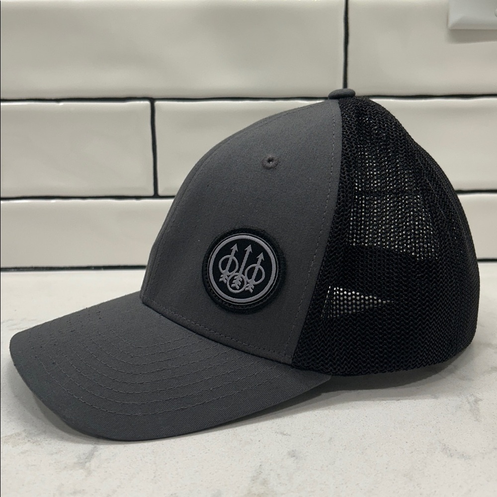 Beretta Flexfit Snap Back Trucker Mesh Cap Hat Black Grey SM-MD